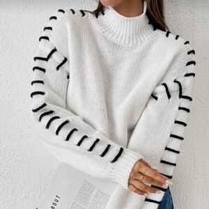 BLANKET STITCH Stylish White Sweater with Black Yarn Accents LARGE